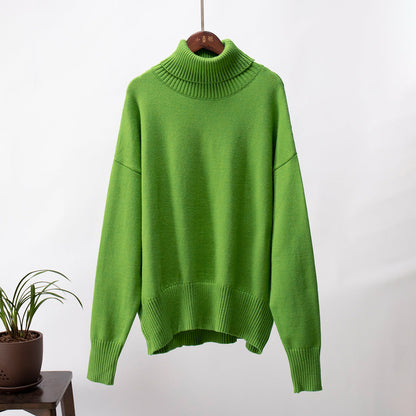 Pull col roulé uni féminin, à la mode et tout assorti.