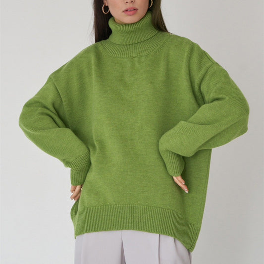 Pull col roulé uni féminin, à la mode et tout assorti.