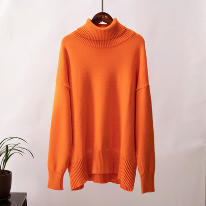 Pull col roulé uni féminin, à la mode et tout assorti.